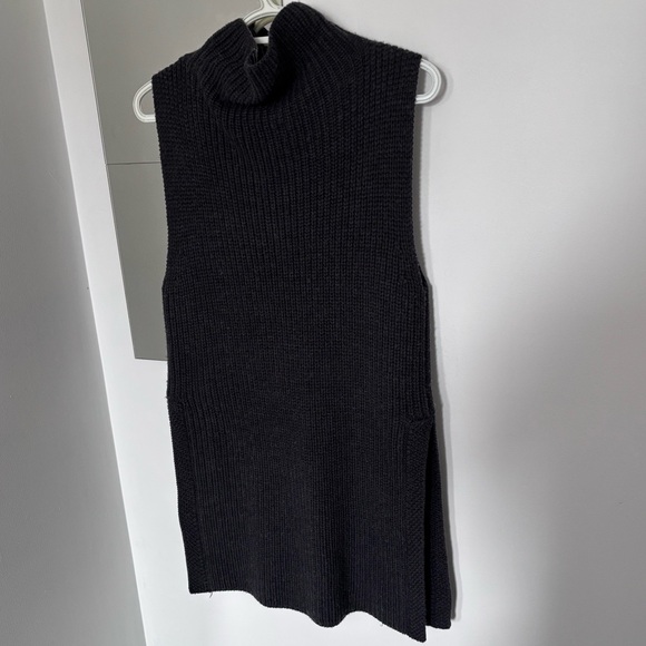 Wilfred Durandal Wool Sleeveless Sweater Top - Picture 5 of 9